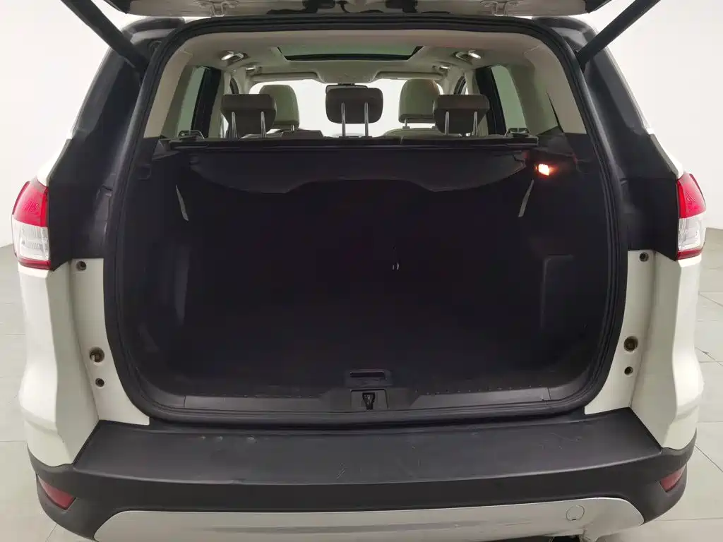 Ford Kuga — миниатюра 16