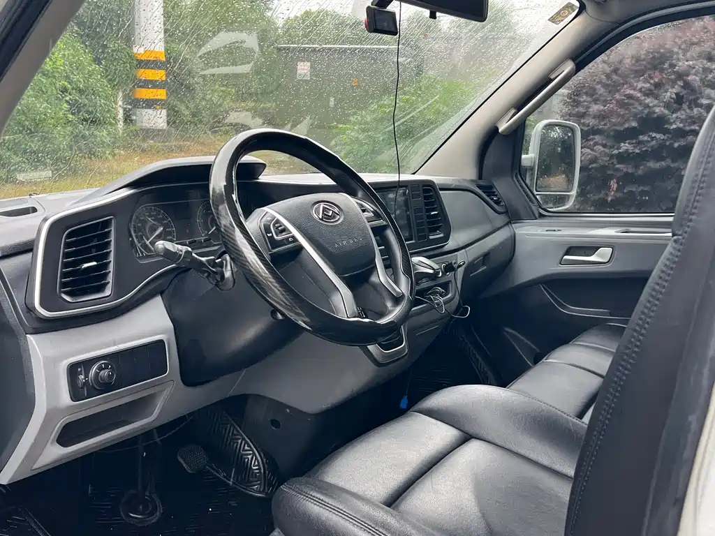 MAXUS V80 — миниатюра 9