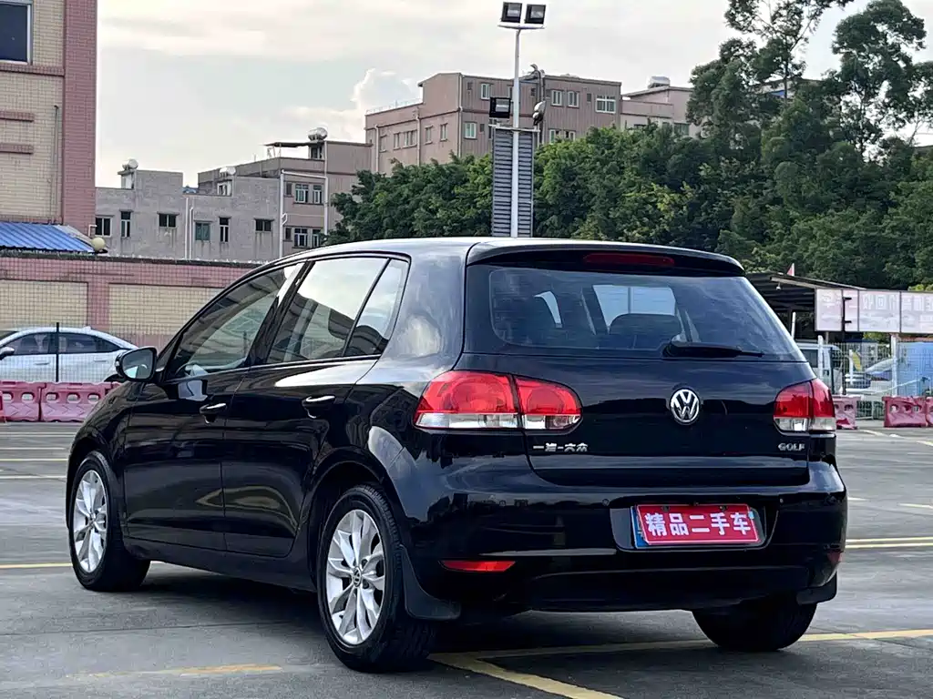 Volkswagen Golf 2012 1.6 AT Comfort