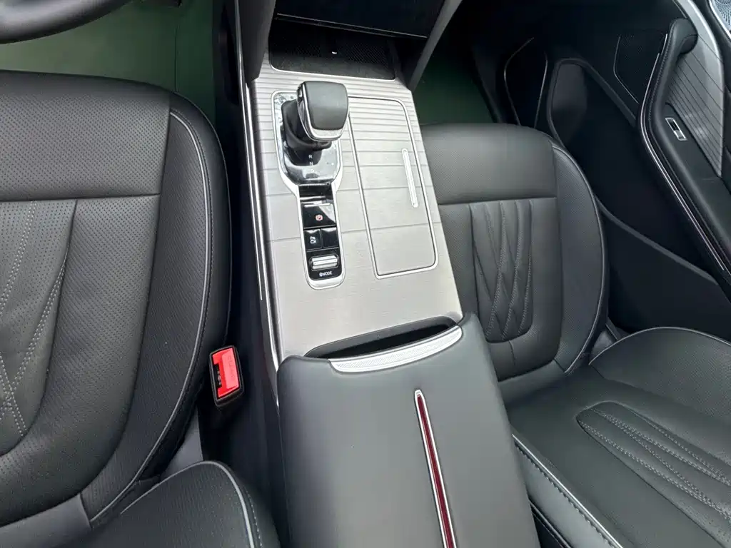 Hongqi HS7 PHEV 2024 2.0T PHEV 7 мест