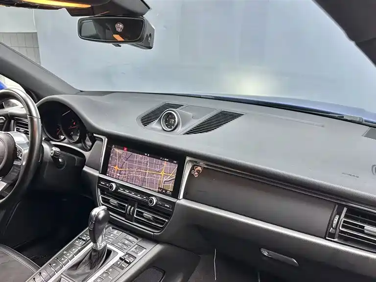 Porsche Macan — миниатюра 15