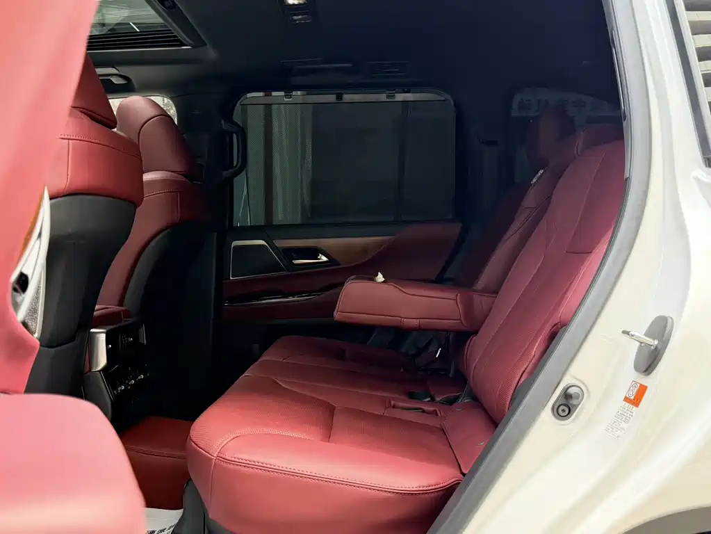 Lexus LX — миниатюра 7