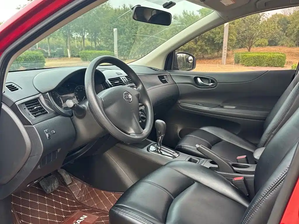 Nissan Tiida — миниатюра 8