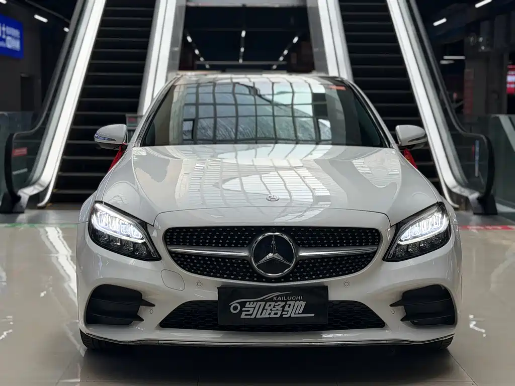 Mercedes-Benz C-Class — миниатюра 2