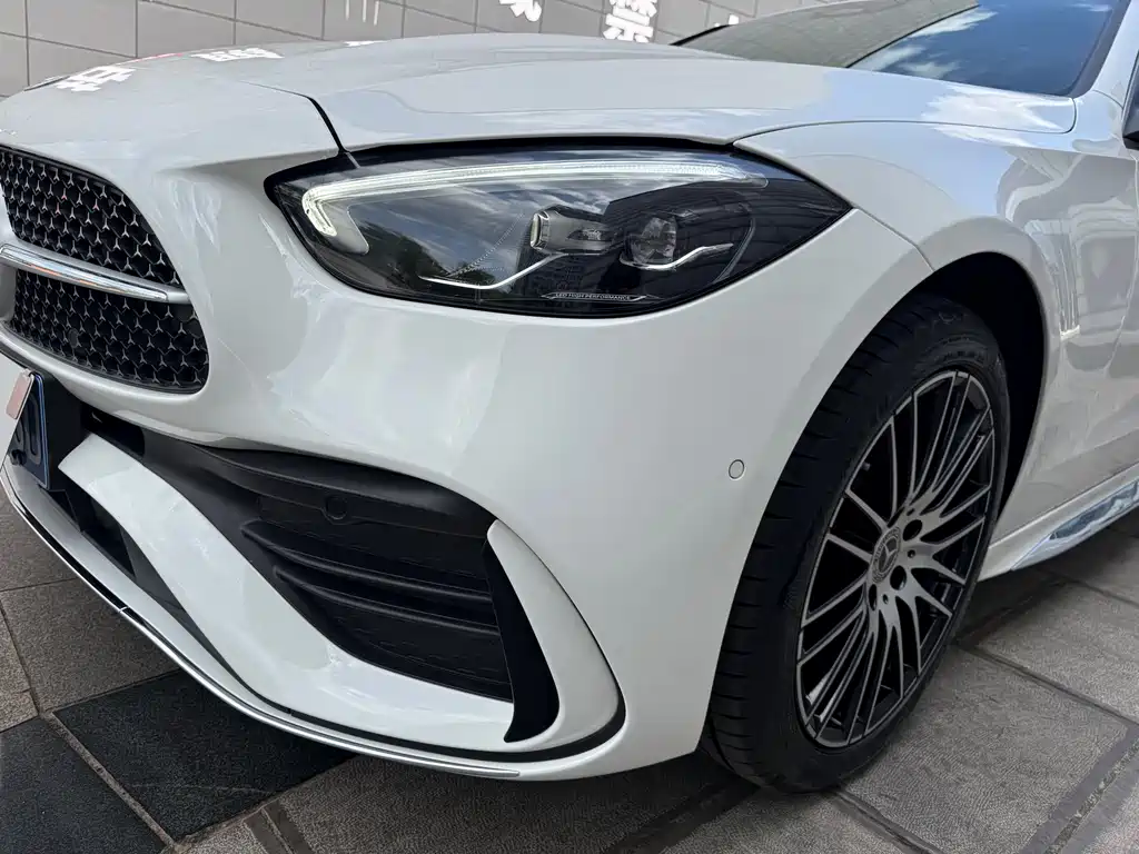 Mercedes-Benz C-Class — миниатюра 13