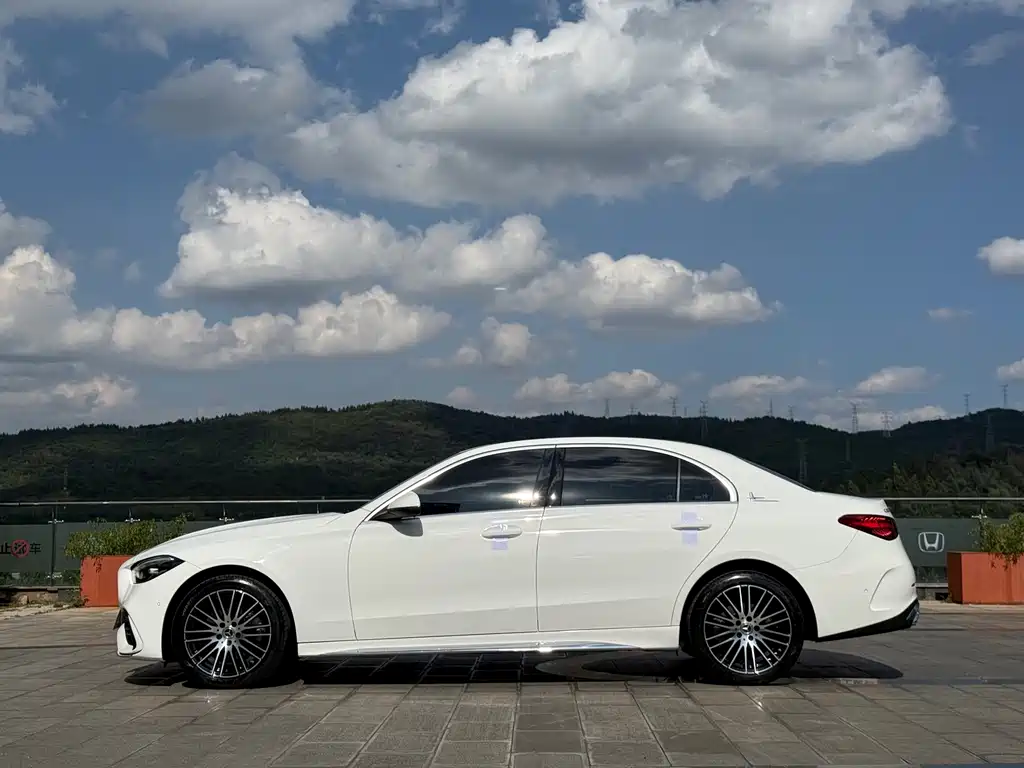 Mercedes-Benz C-Class — миниатюра 10
