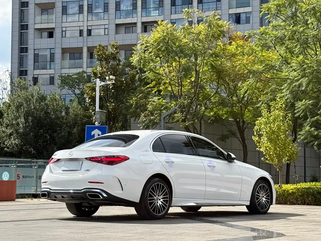 Mercedes-Benz C-Class — миниатюра 7