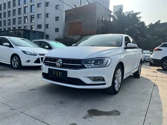 VOLKSWAGEN BORA 2018