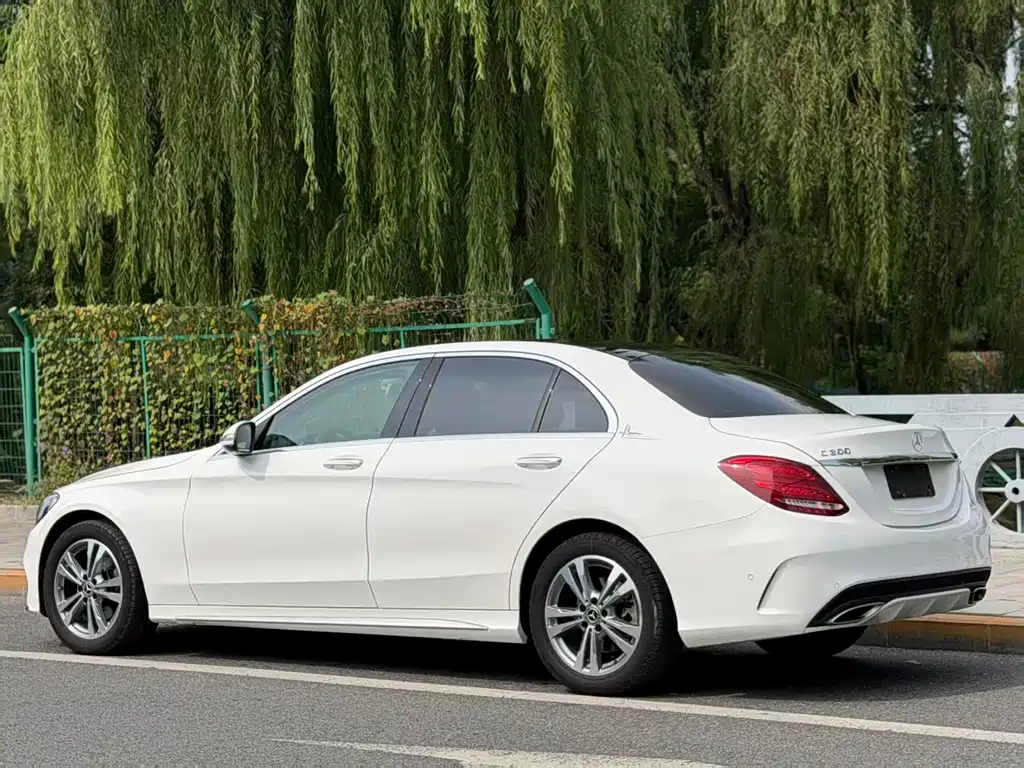 Mercedes-Benz C-Class — миниатюра 5