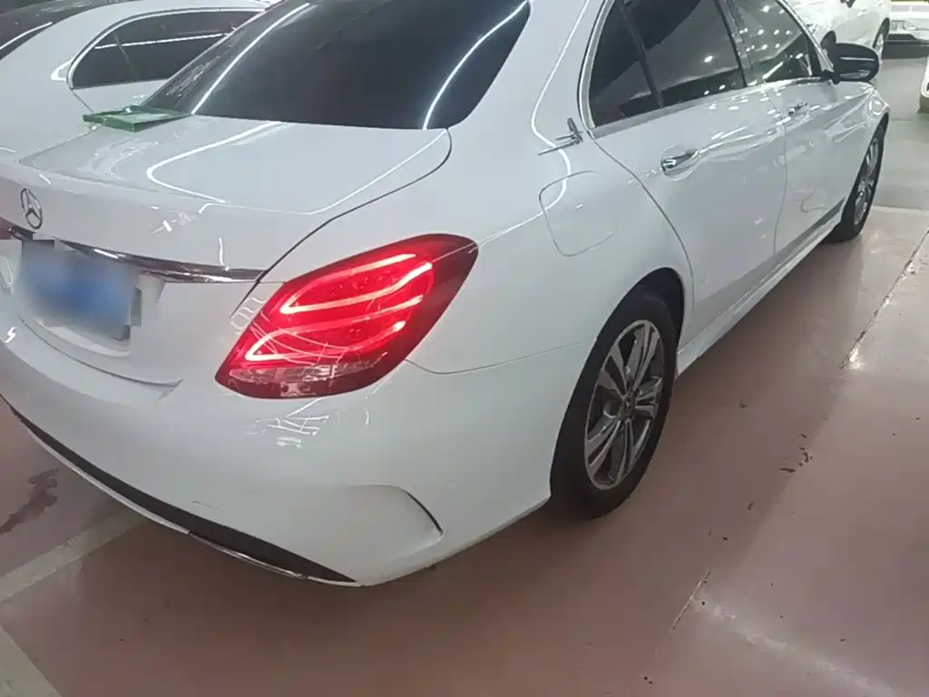 Mercedes-Benz C-Class — миниатюра 7