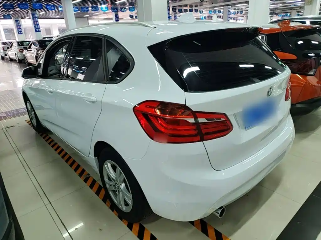 BMW 2 Series Active Tourer — миниатюра 23