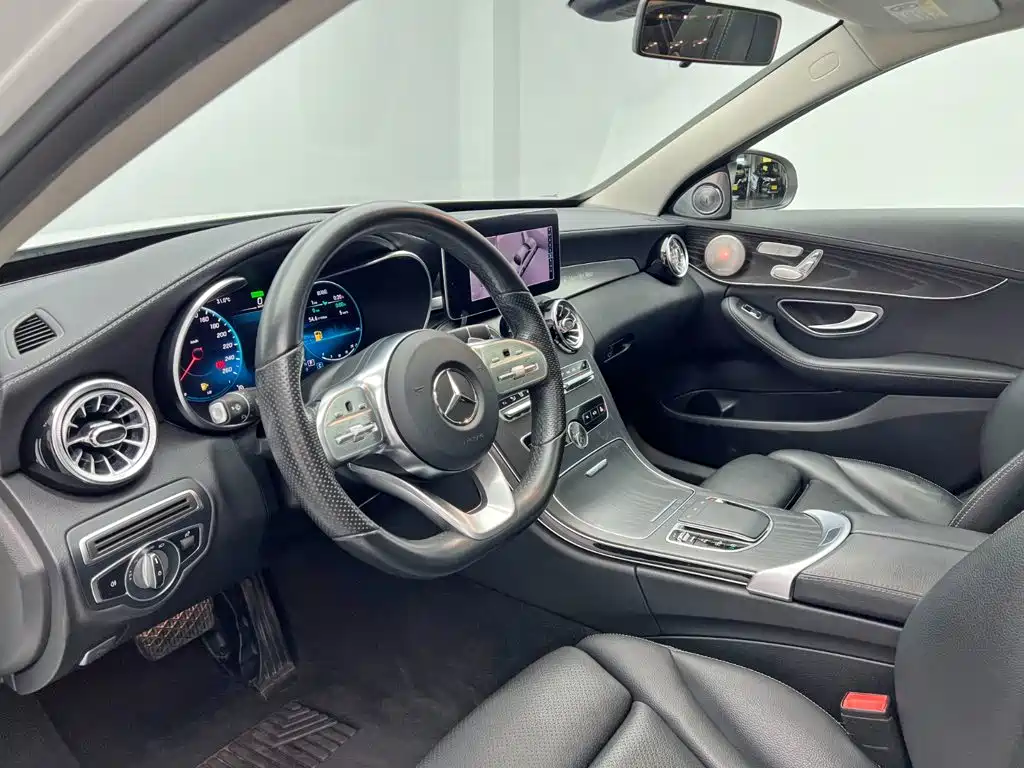 Mercedes-Benz C-Class — миниатюра 13