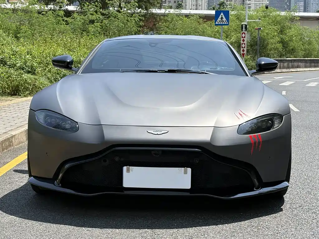 Aston Martin V8 Vantage — миниатюра 5
