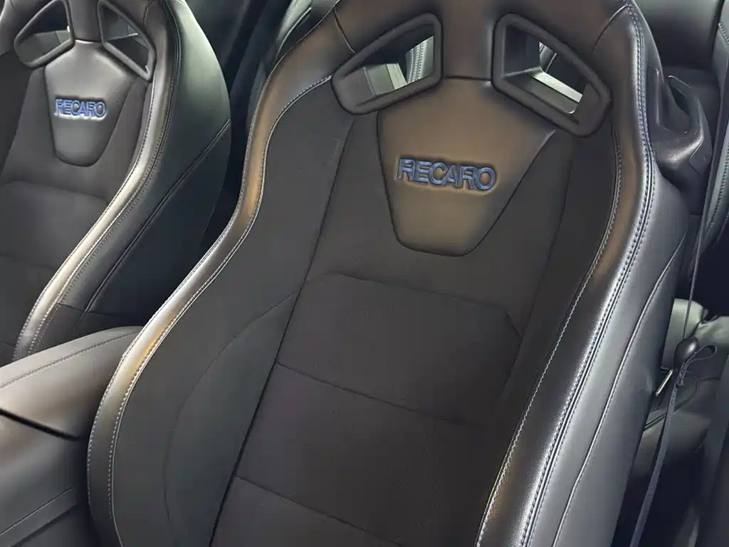 Ford Mustang 2024 5.0L V8 Dark Horse