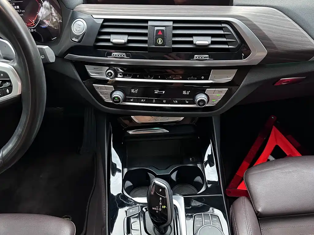 BMW X3 — миниатюра 9