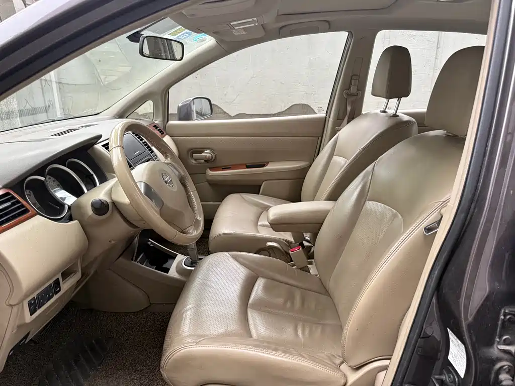 Nissan Tiida 2009 1.6L AT