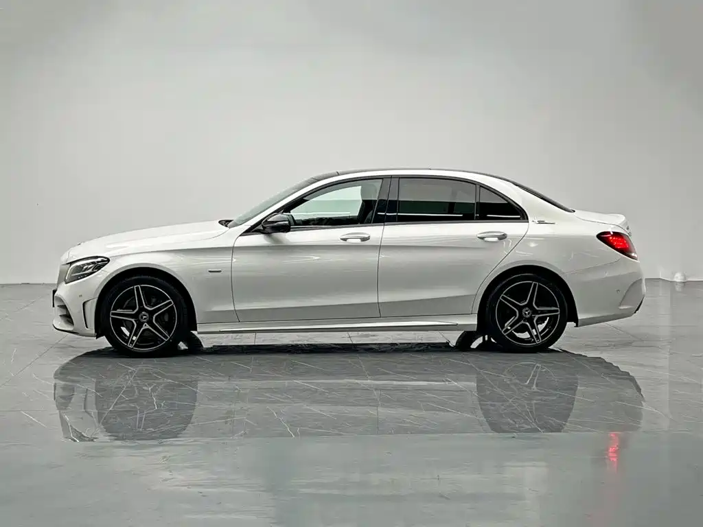 Mercedes-Benz C-Class — миниатюра 3