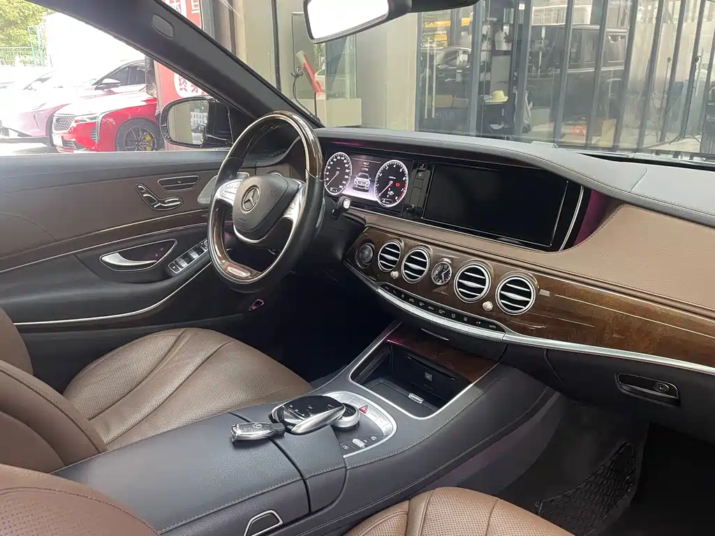 Mercedes-Benz S-Class — миниатюра 14