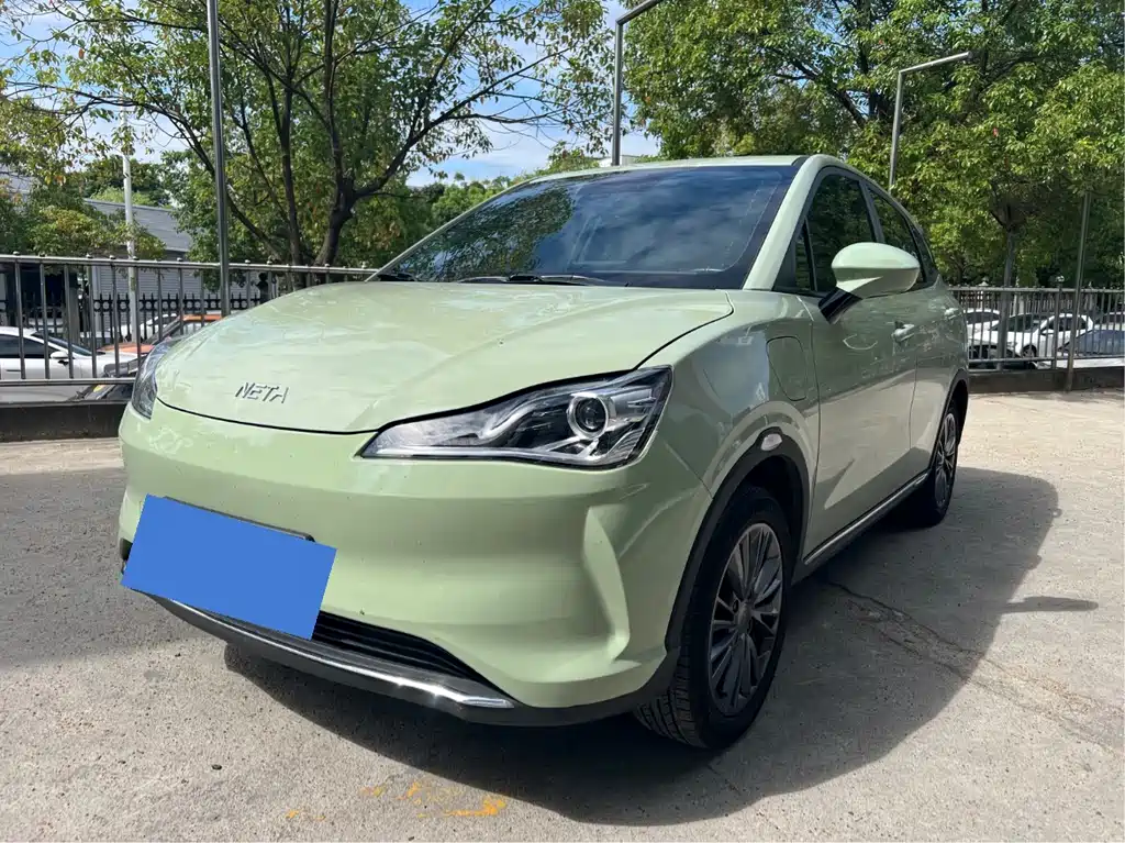 Neta V 2022 400