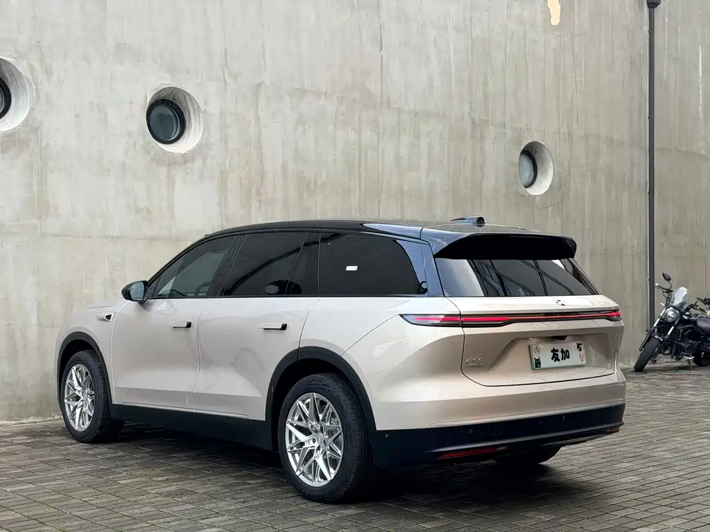 NIO ES8 — миниатюра 5