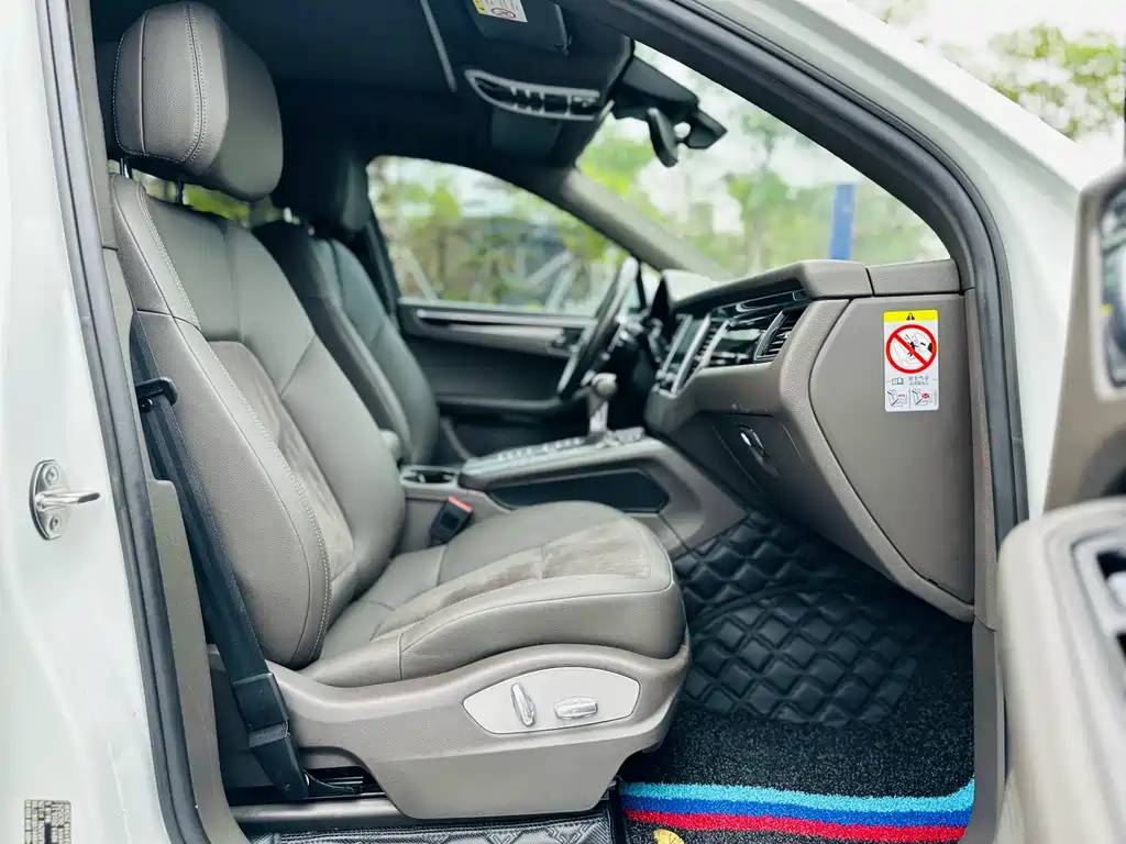Porsche Macan — миниатюра 10