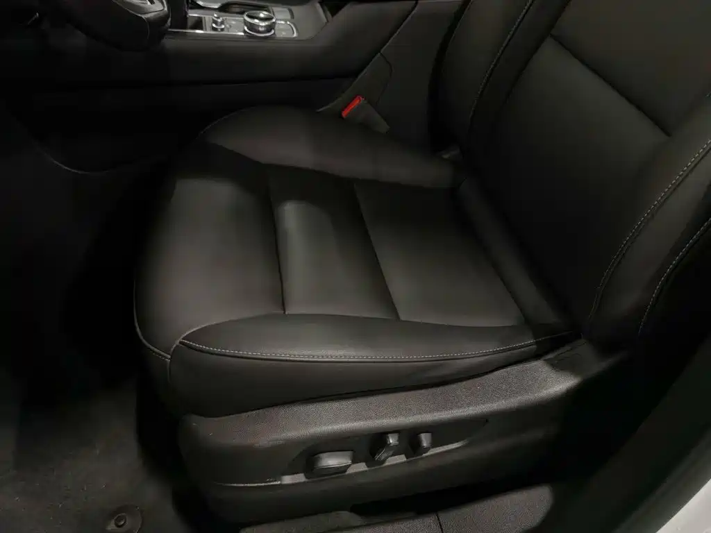 Cadillac XT4 — миниатюра 20