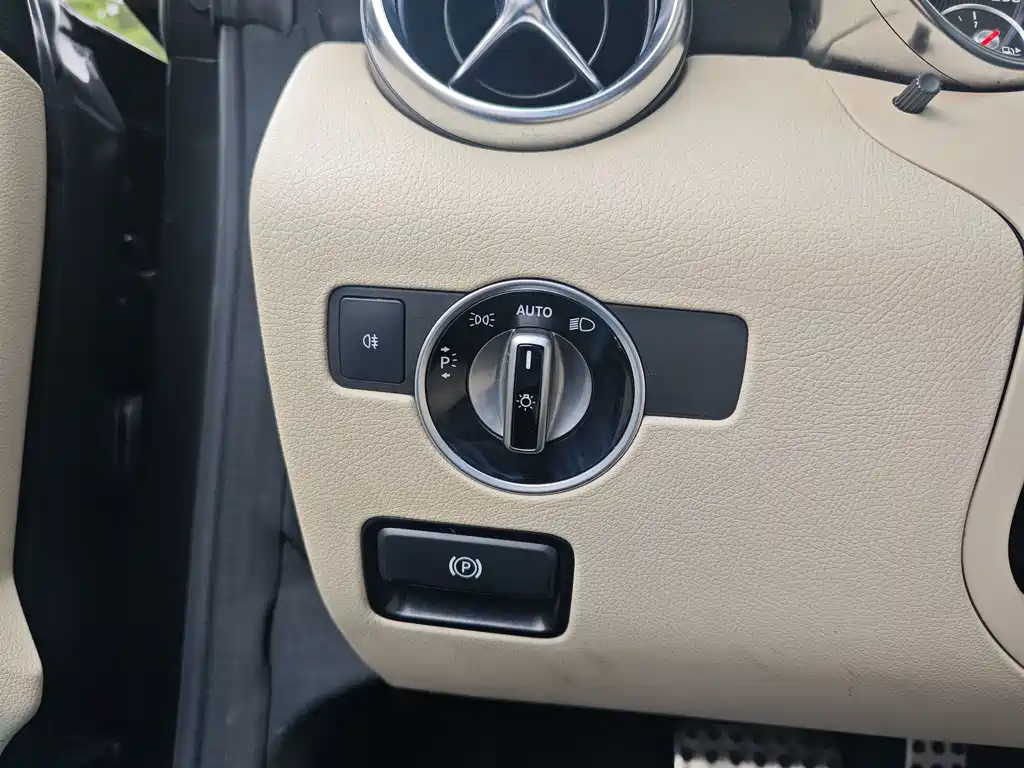 Mercedes-Benz SLC — миниатюра 25