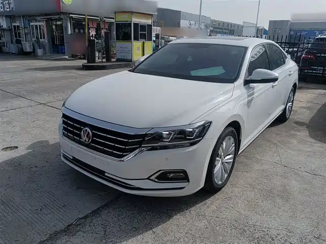 VOLKSWAGEN PASSAT 2019