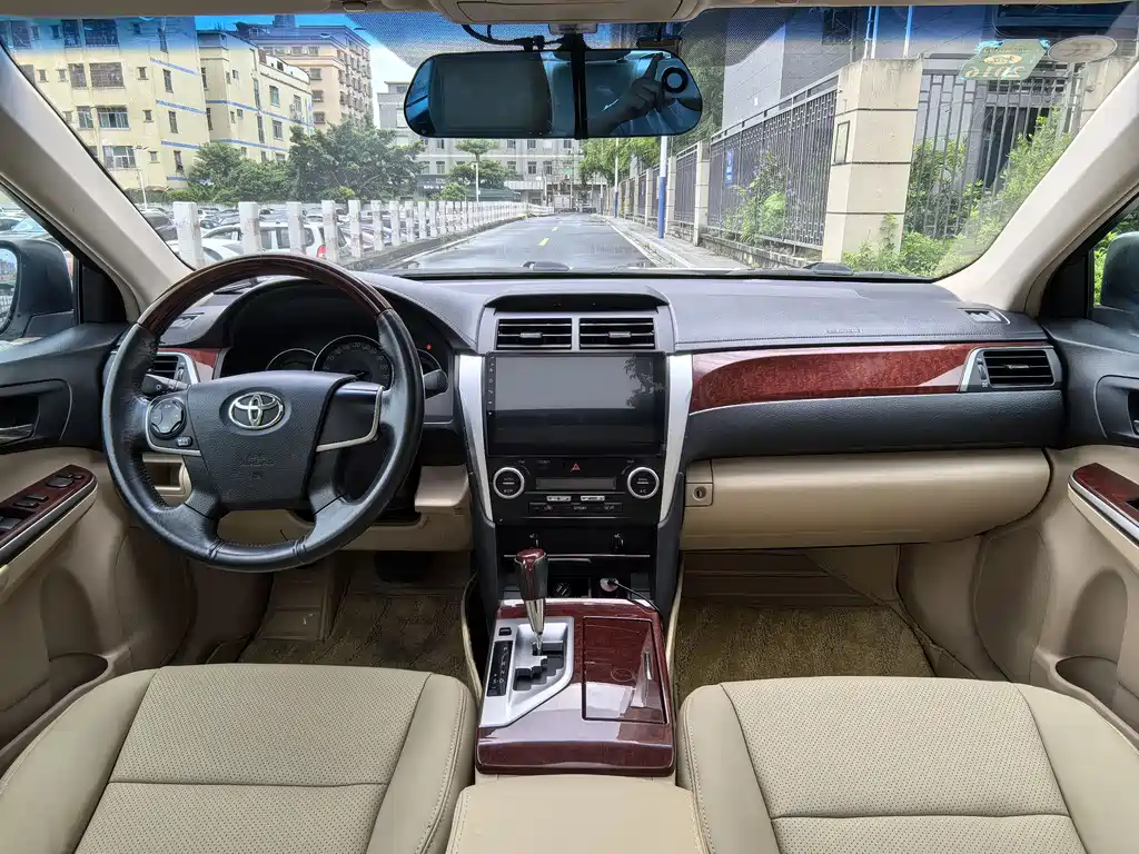 Toyota Camry 2013 2.0G Comfort