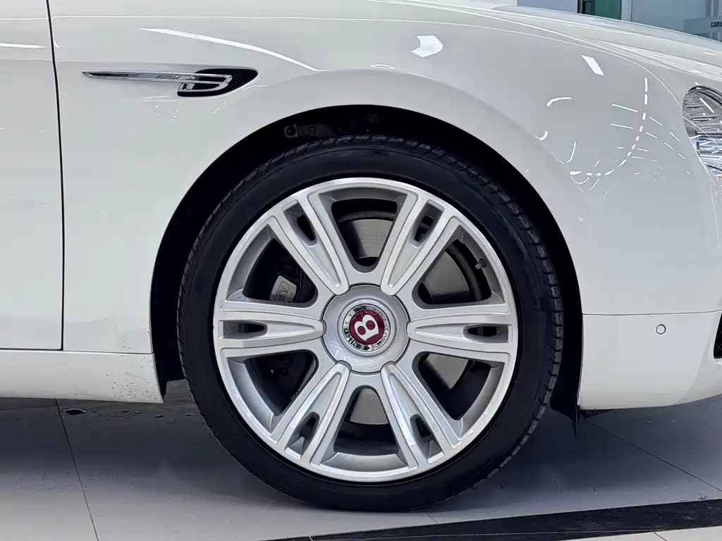 Bentley Flying Spur — миниатюра 8