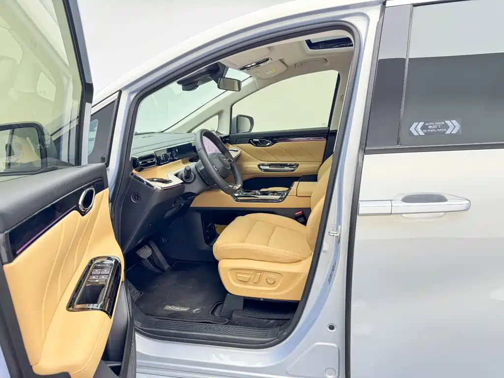 GAC Motor 传祺E8 PHEV — миниатюра 16