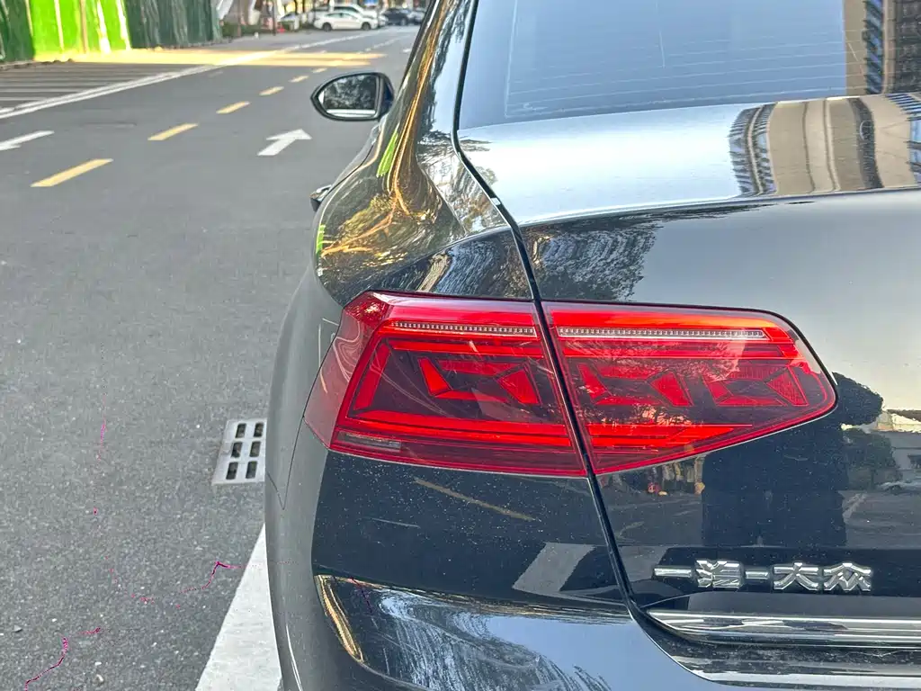 VOLKSWAGEN MAGOTAN GTE PLUG IN HYBRID