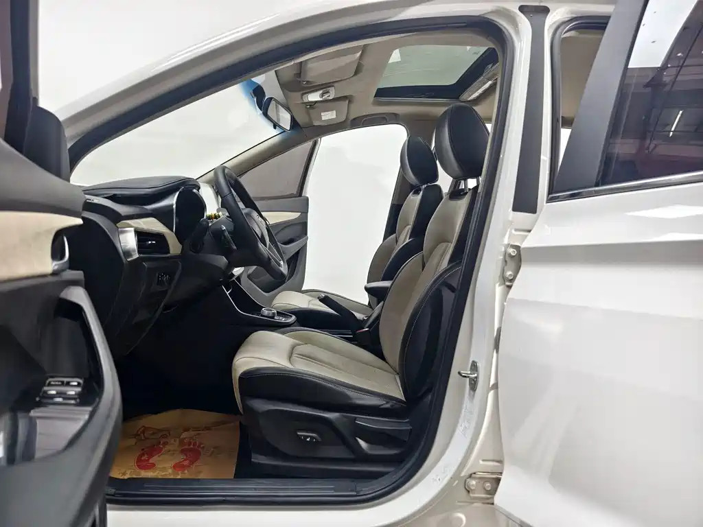 Baojun 360 — миниатюра 12