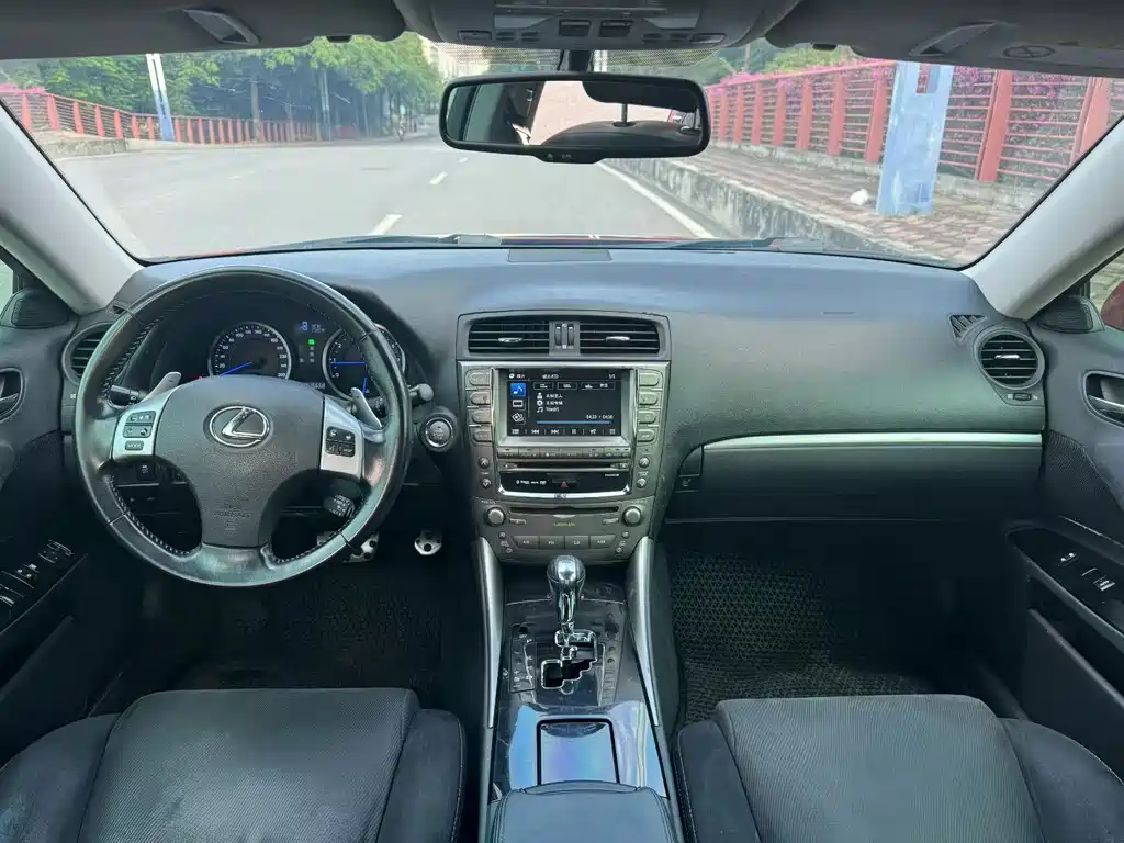Lexus IS — миниатюра 7