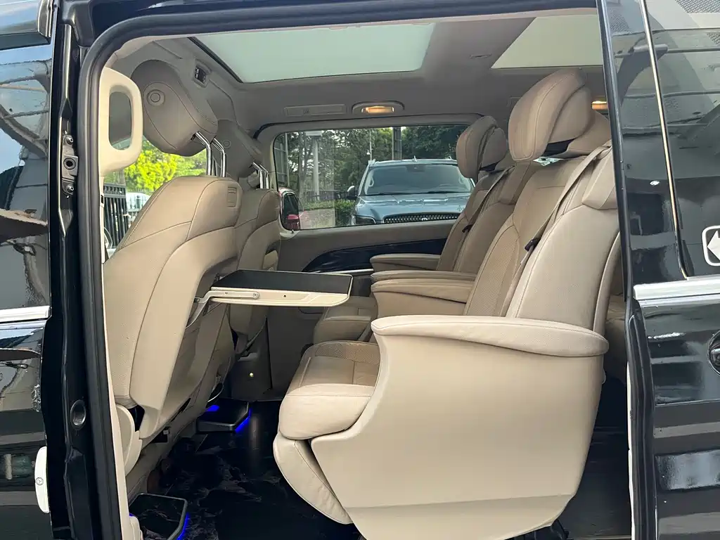 Mercedes-Benz V-Class — миниатюра 10
