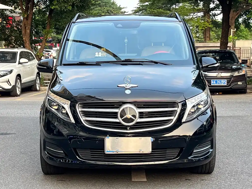 Mercedes-Benz V-Class — миниатюра 2