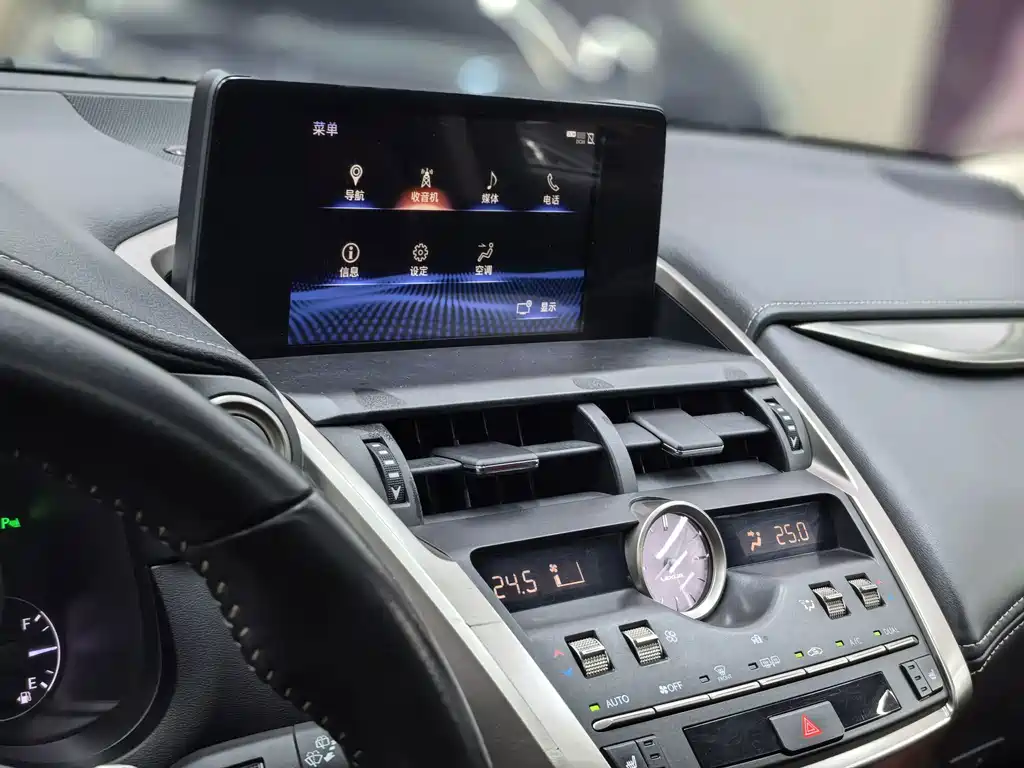 Lexus NX — миниатюра 16
