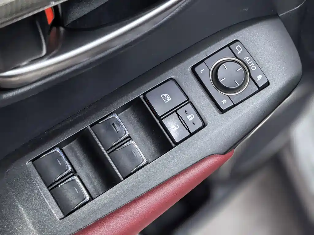 Lexus NX — миниатюра 20