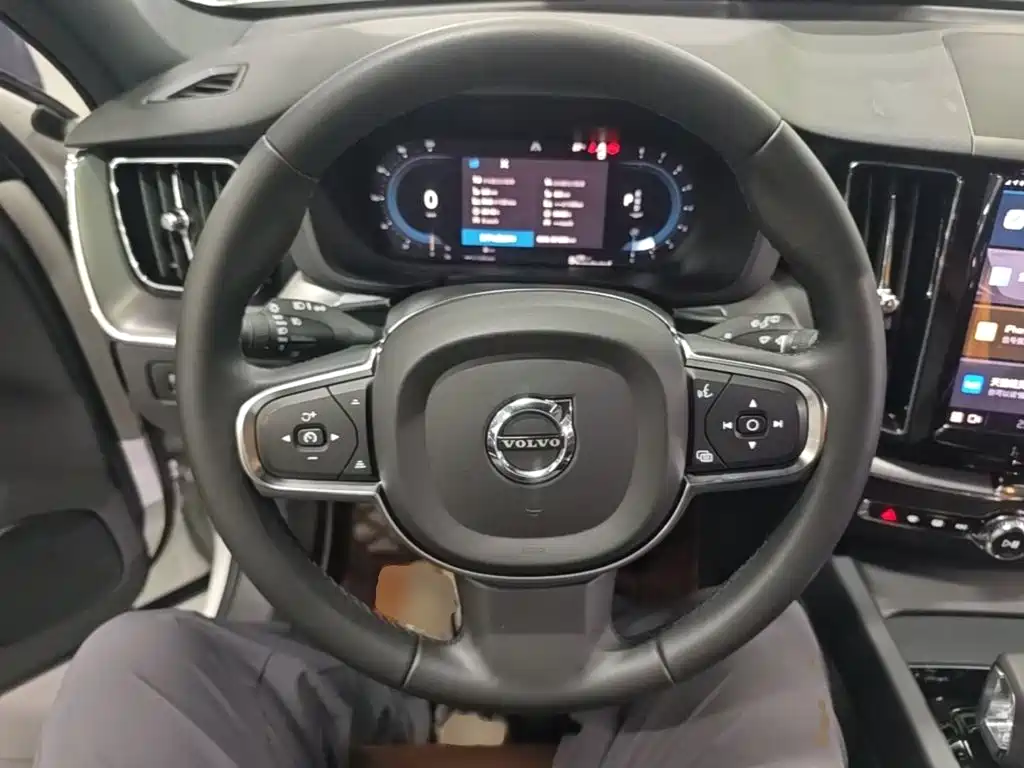 Volvo XC60 — миниатюра 11