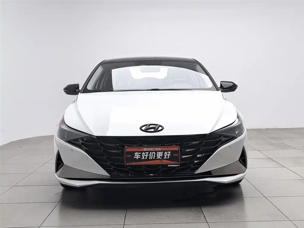 Hyundai Elantra 2022 1.5L CVT LUX Luxury