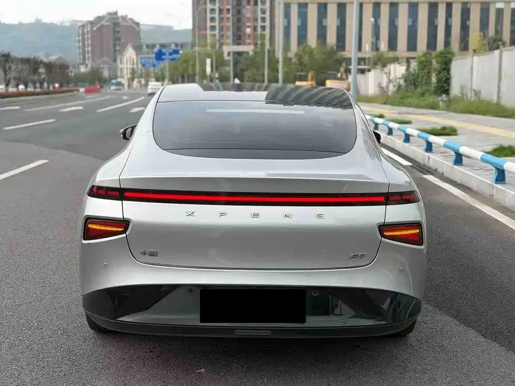 XPeng P7 — миниатюра 8