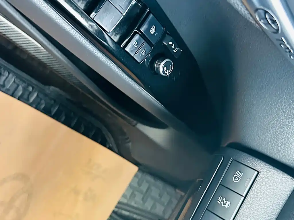 Toyota Camry — миниатюра 17