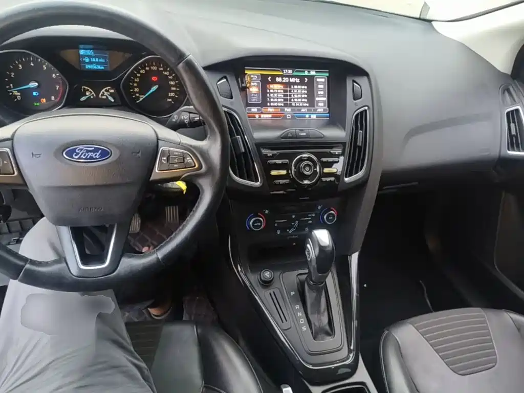 Ford Focus — миниатюра 10