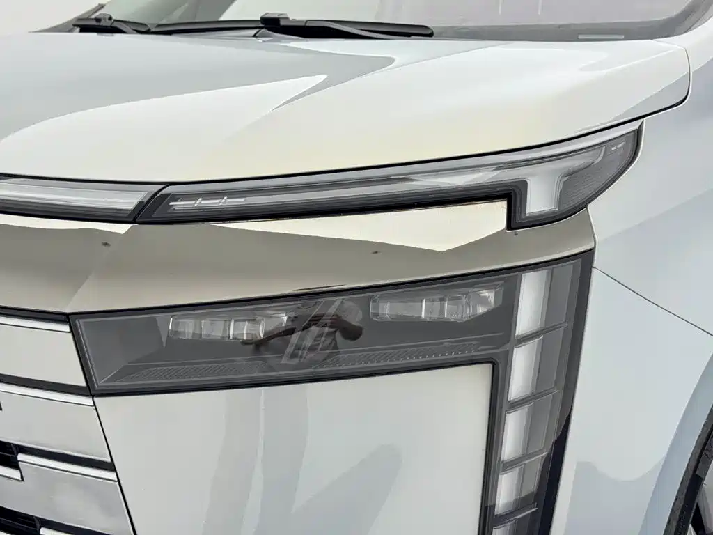 GAC Motor 传祺E8 PHEV — миниатюра 29