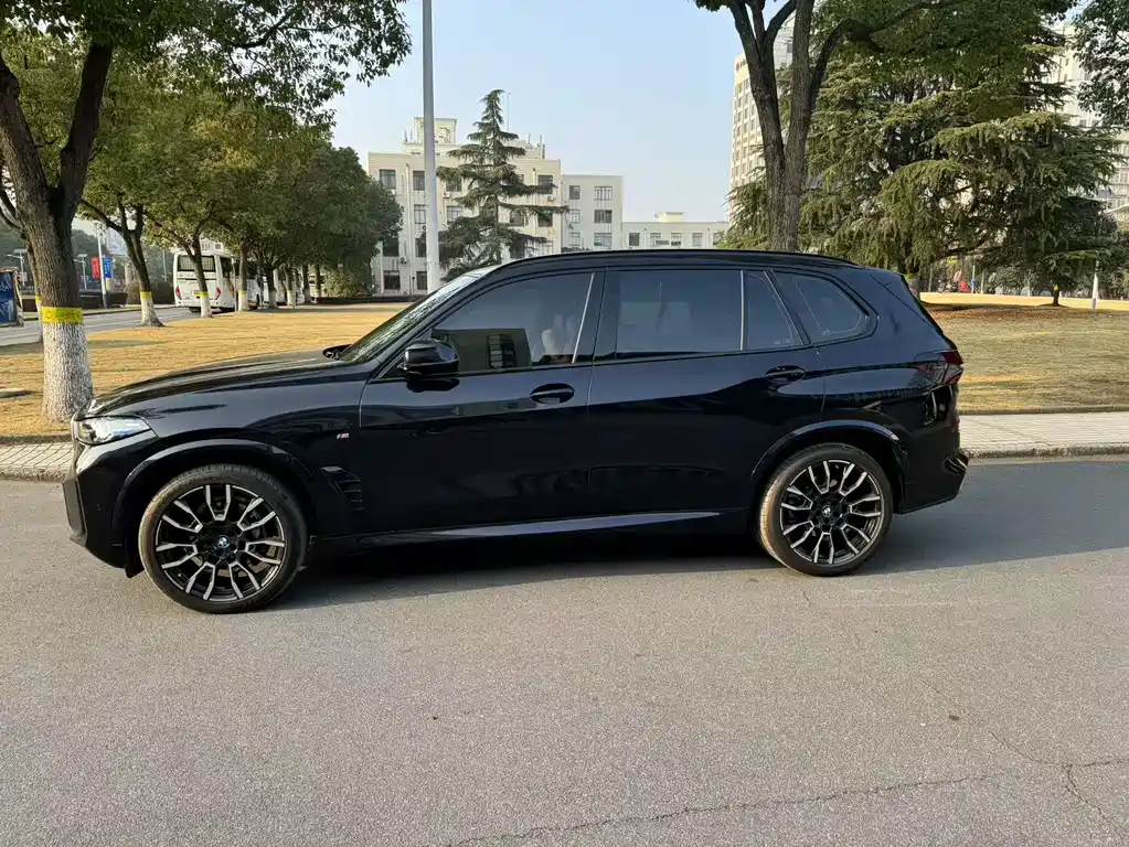 BMW X5 2023 xDrive 40Li M Sport