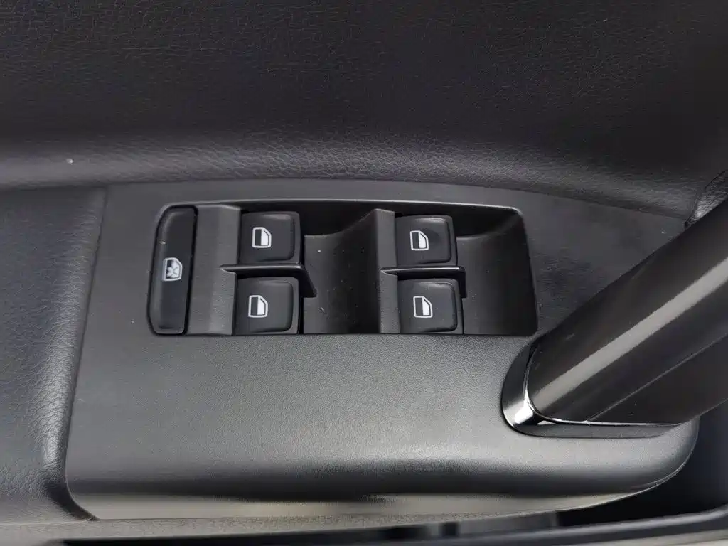 Volkswagen Lavida — миниатюра 9