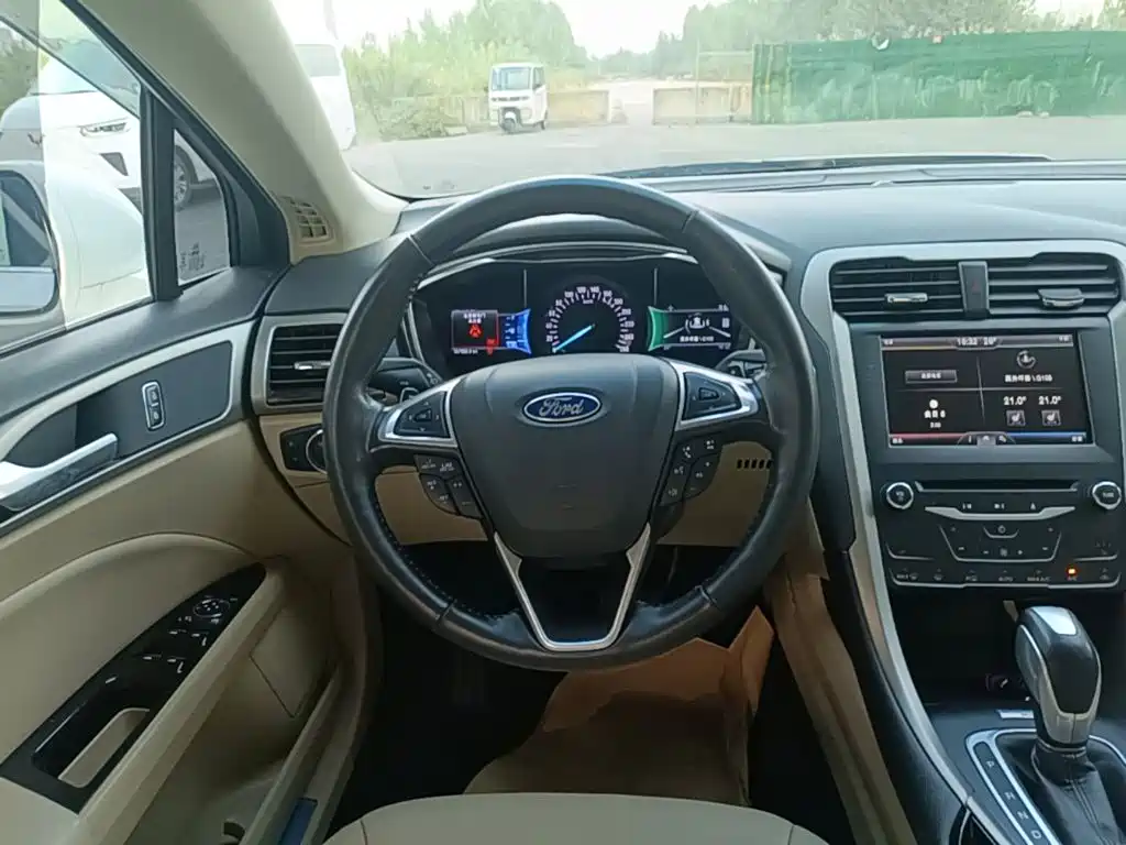 Ford Mondeo — миниатюра 11