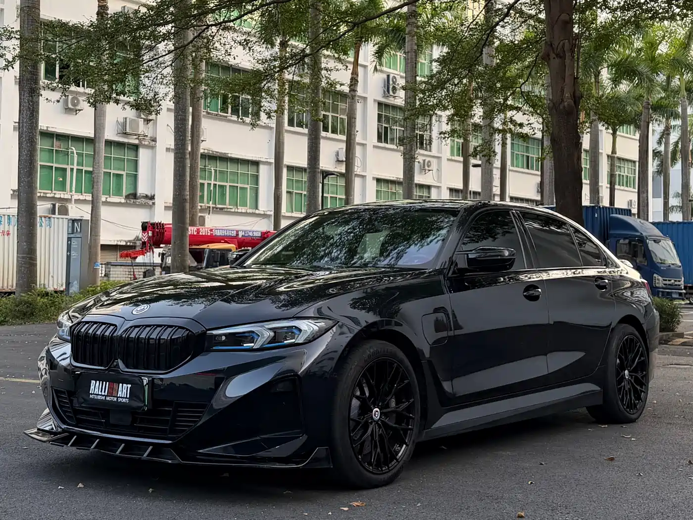 宝马i3 2023款 eDrive 40 L 曜夜运动套装 2023