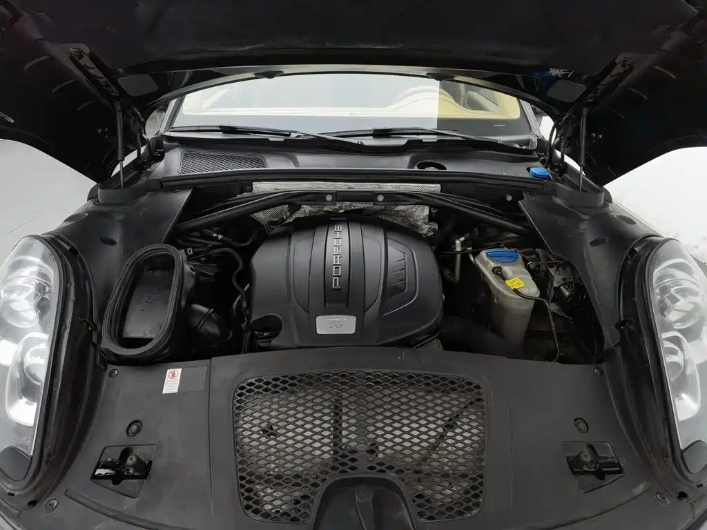 Porsche Macan — миниатюра 6