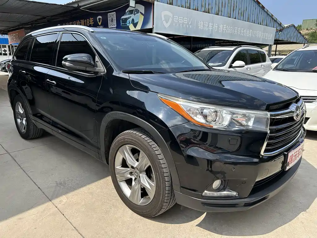 Toyota Highlander 2015 2.0T 7 мест